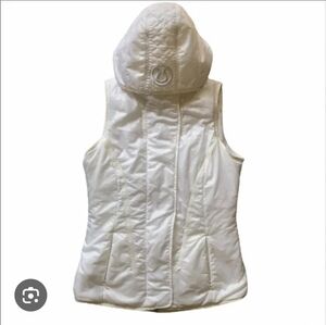 Lululemon Women's Glacier Vest Size 2. White with Detachable Hood Sherpa Lining